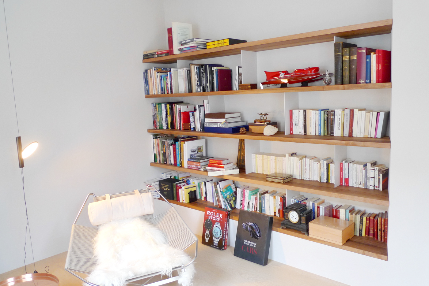 Bibliothèque noyer et acier laqué